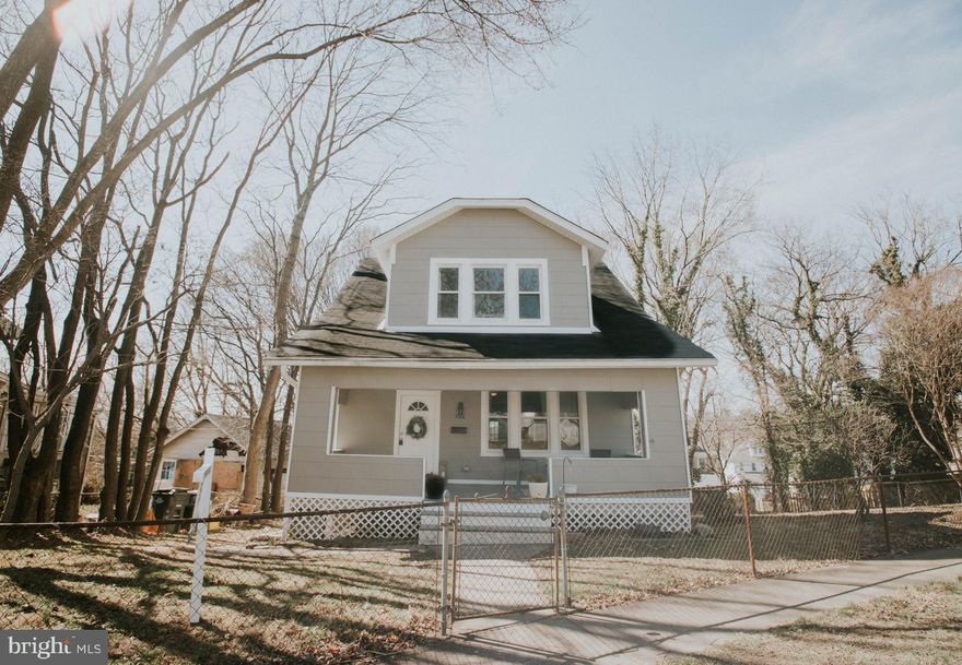 This home has it all!  Plenty of living space with 3 bedrooms and 2 full bathrooms.  Finished basement space for a second living area.  Updated Kitchen with a deck off the back that overlooks the fenced in yard.  This home has a 2-car detached garage for off street parking.  Both the bathrooms have been updated in the past few years; this home is move in ready!