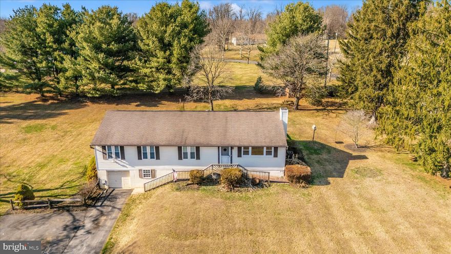 Fantastic opportunity for investors or buyers looking to add their personal touch! This 3-bedroom, 3-bathroom home sits on a spacious 1-acre lot, offering plenty of room to expand, garden, or enjoy outdoor living. The property has great bones with generous living spaces and endless potential to make it your own. Located in an area with highly rated schools and just minutes from shopping, dining, and everyday amenities, this home combines convenience with space and privacy. **Being sold as-is.** 🏡