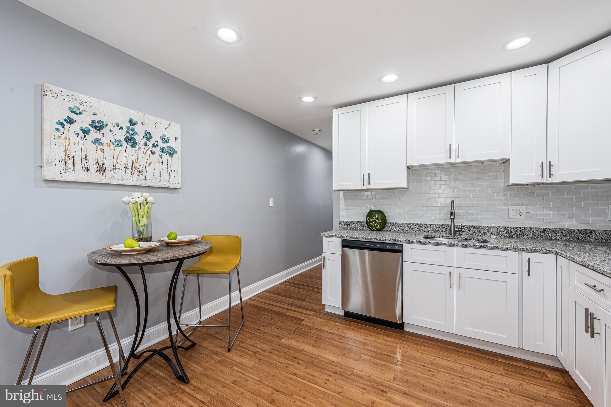 HOLLINS MARKET - Residential