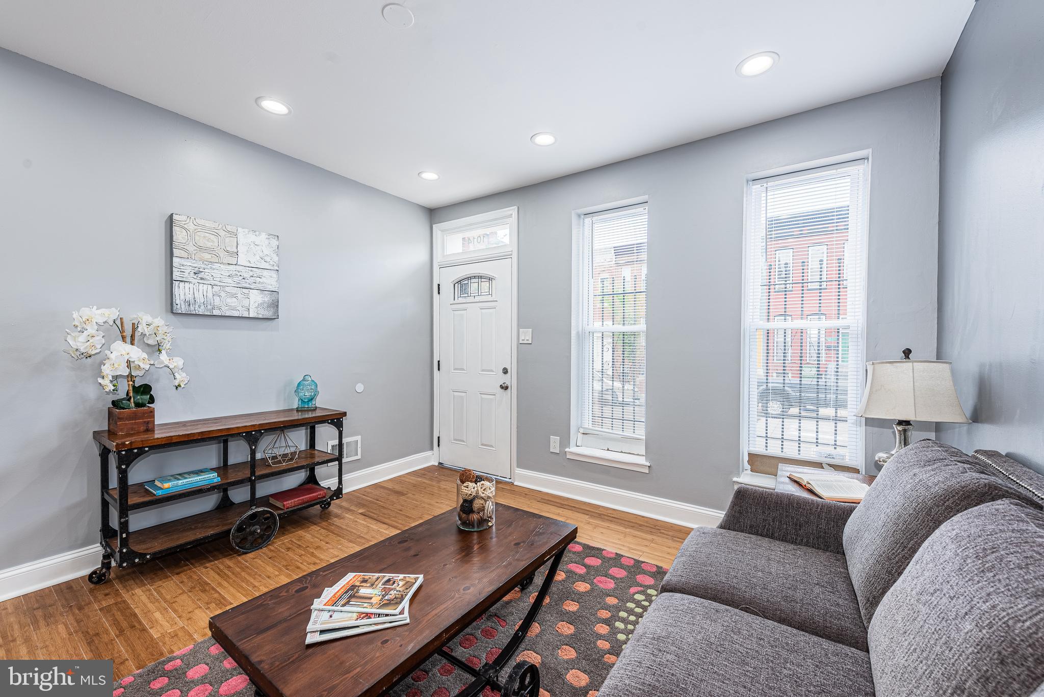 HOLLINS MARKET - Residential