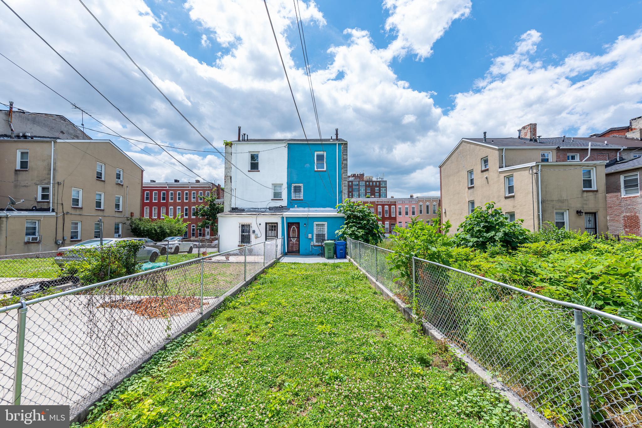 HOLLINS MARKET - Residential