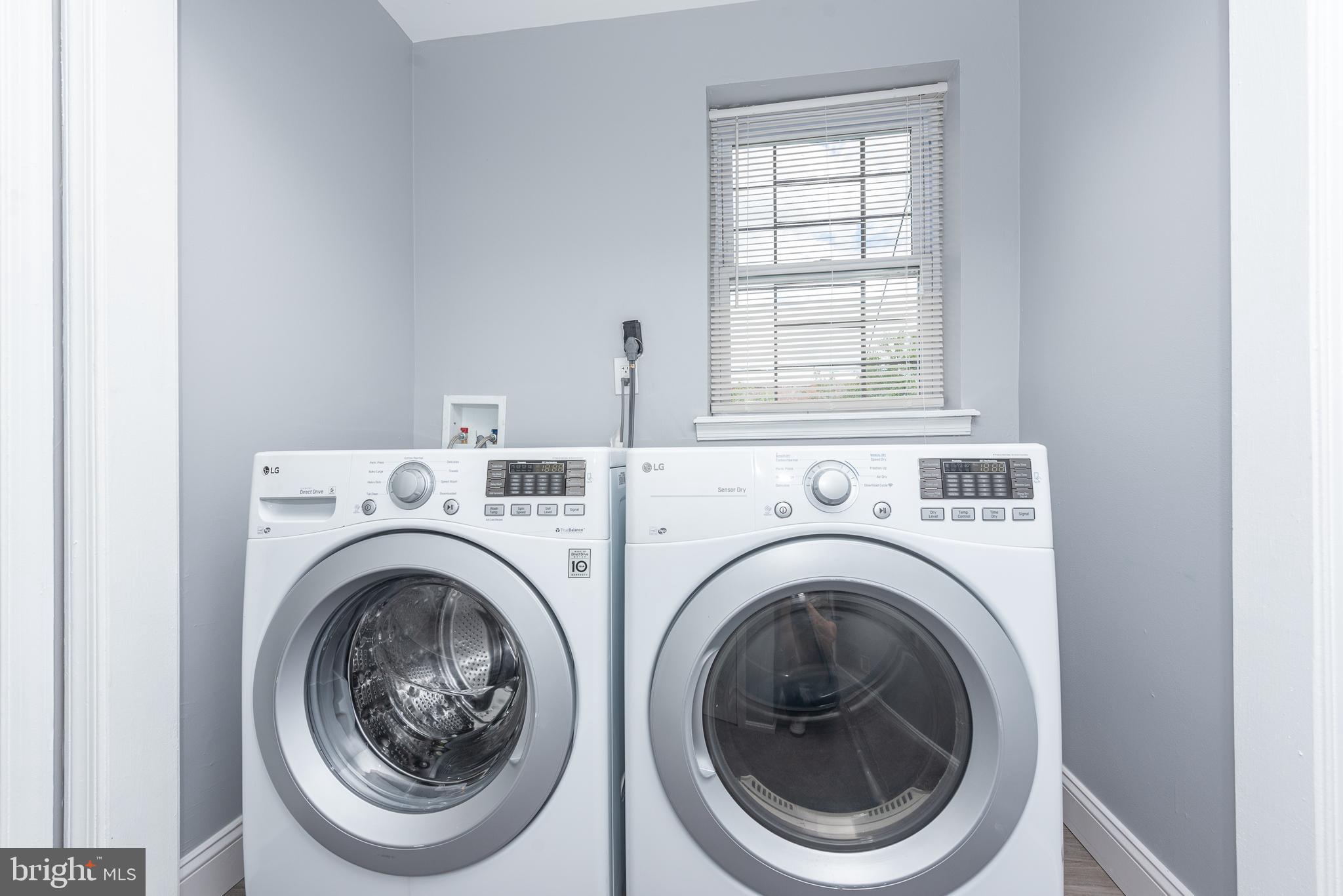 HOLLINS MARKET - Residential