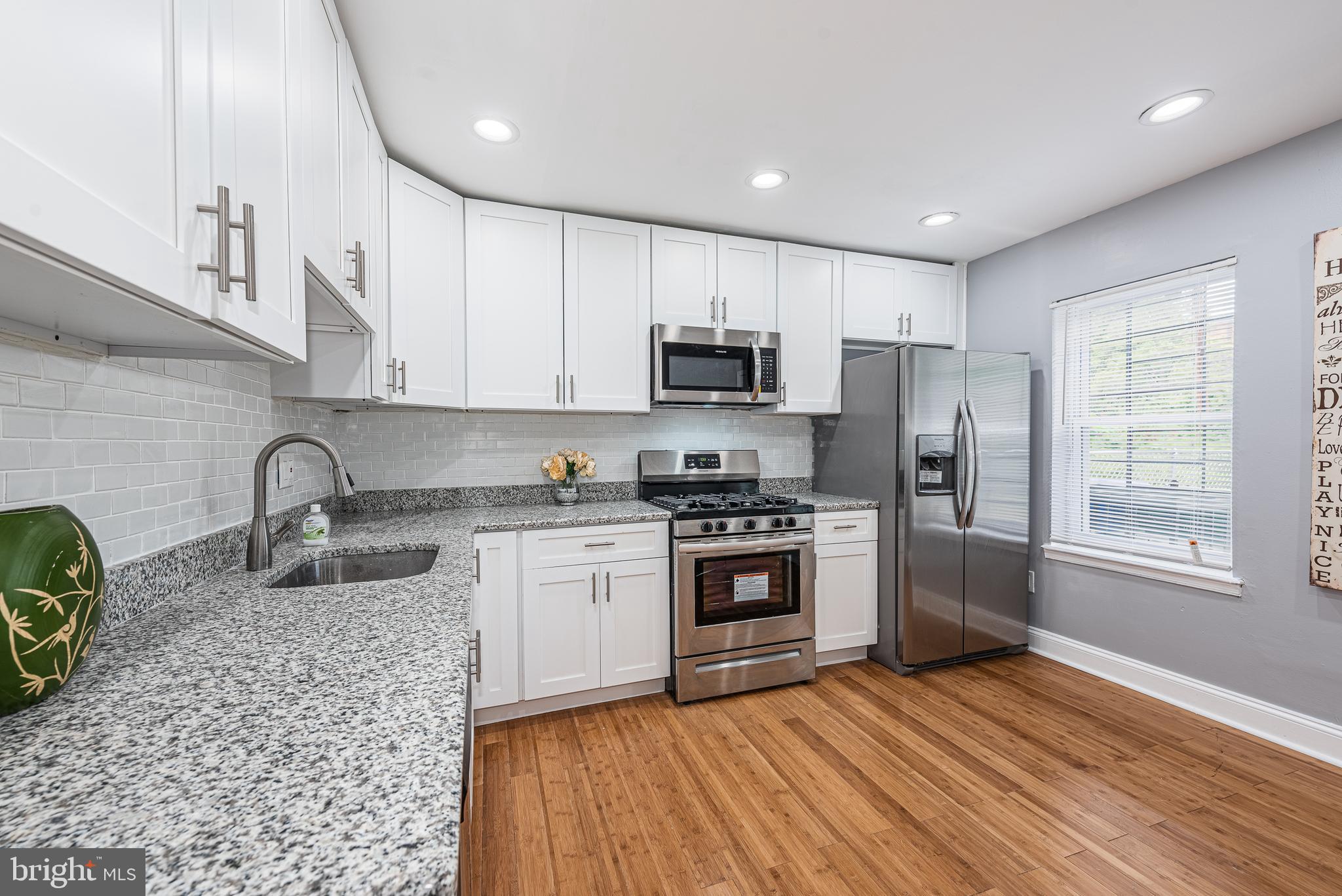 HOLLINS MARKET - Residential