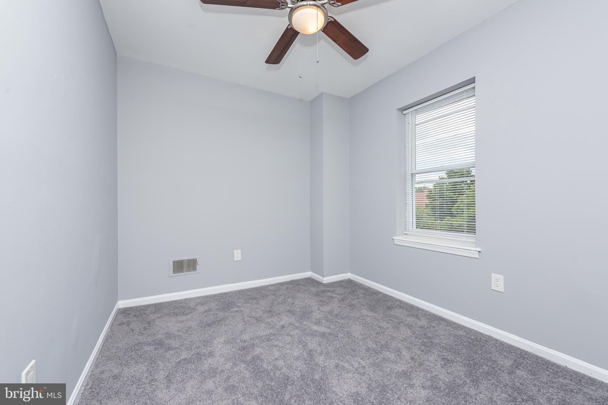 HOLLINS MARKET - Residential