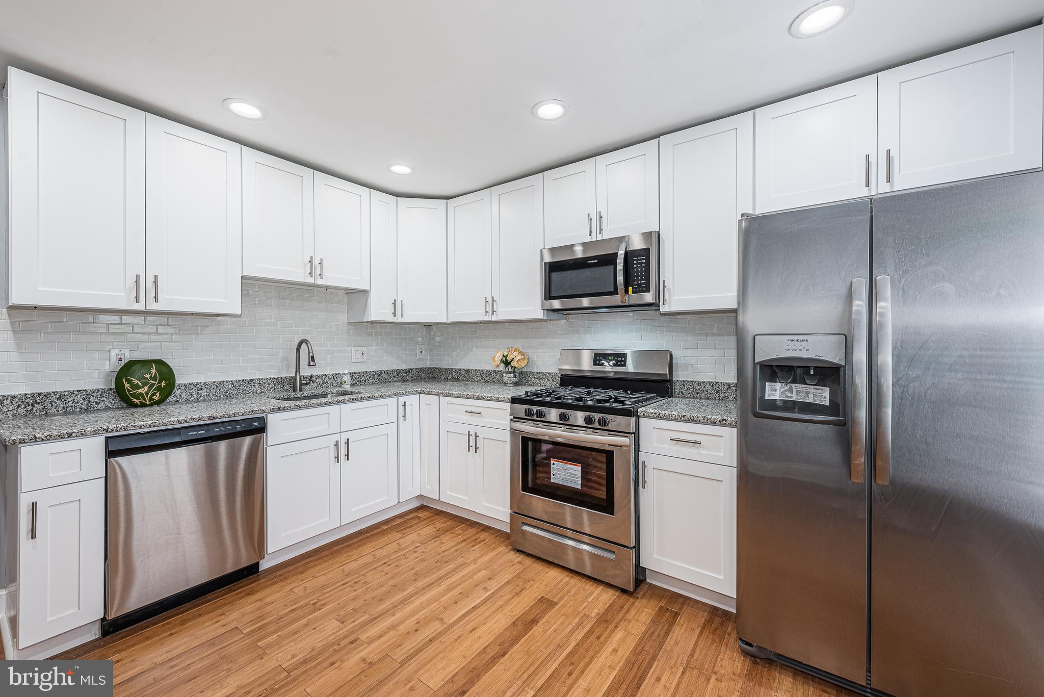 HOLLINS MARKET - Residential