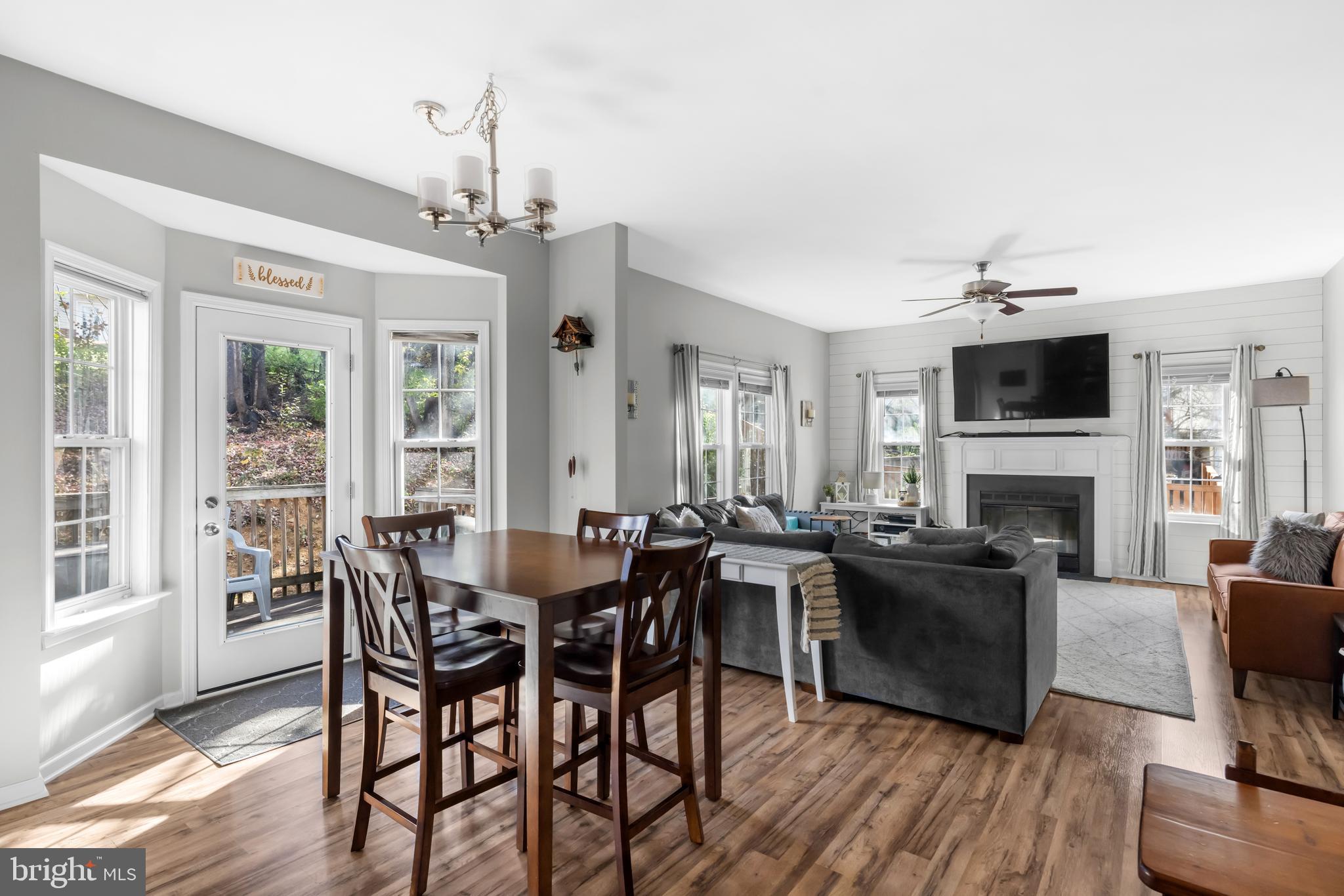 LAUREL RIDGE - Residential