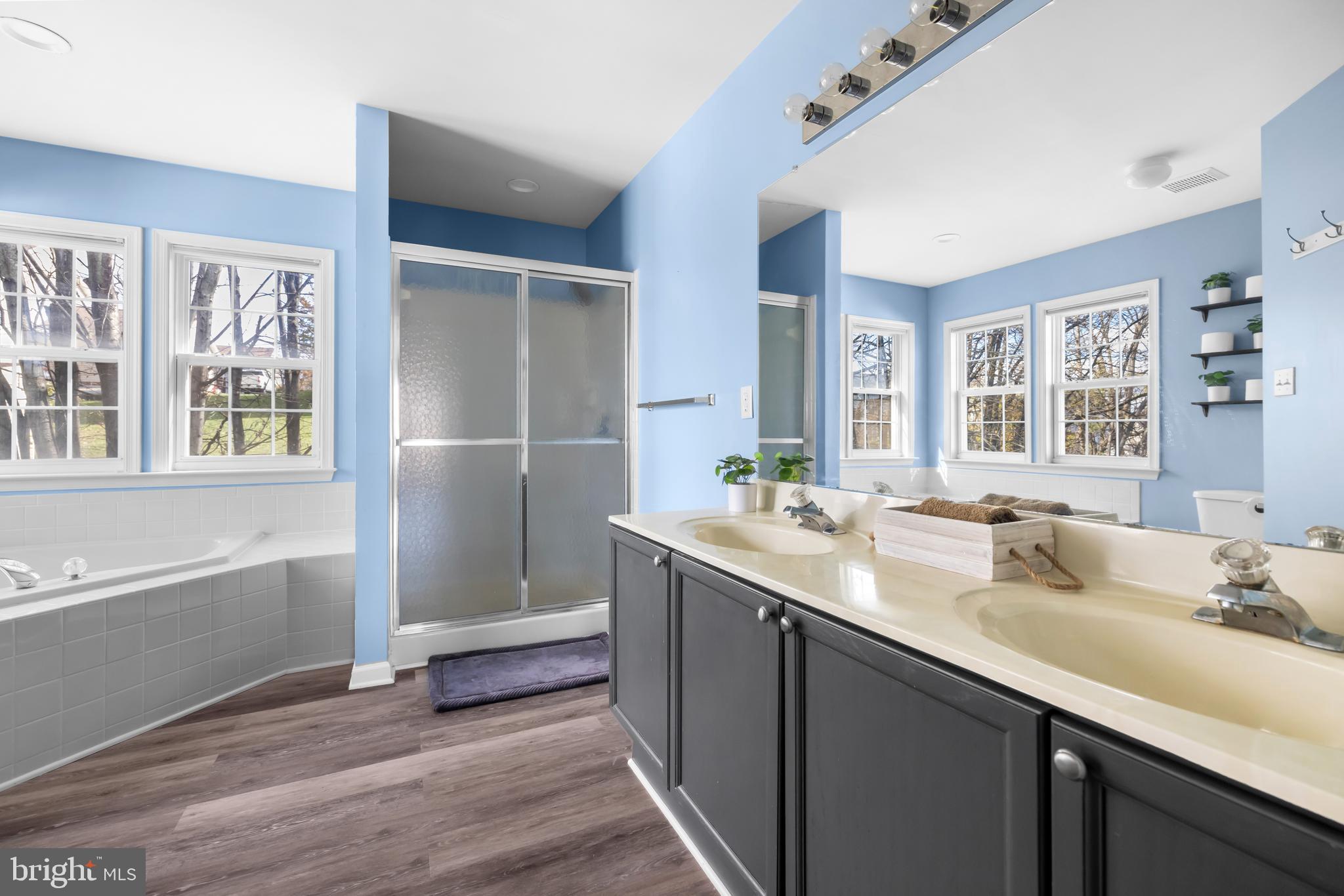 LAUREL RIDGE - Residential