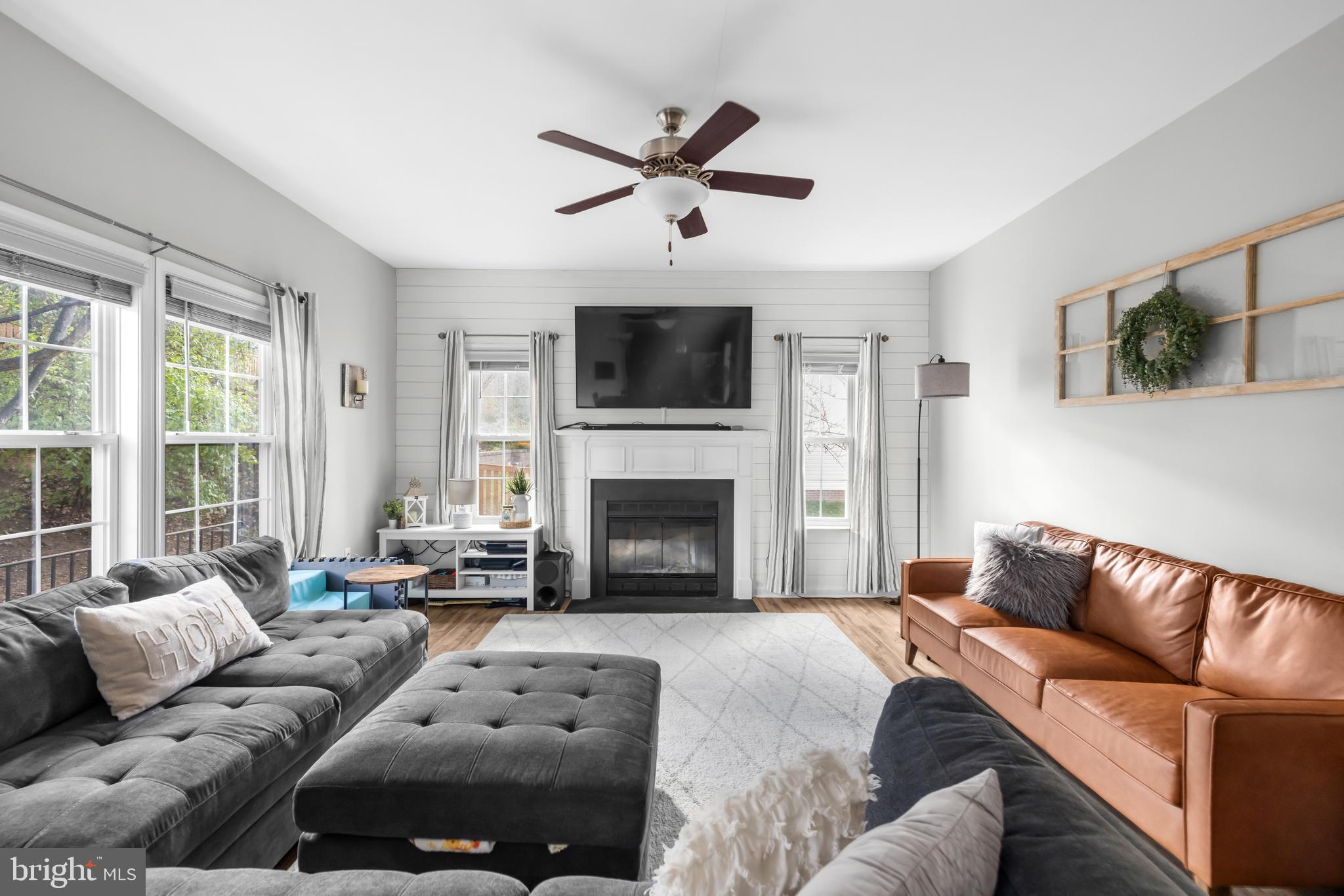 LAUREL RIDGE - Residential