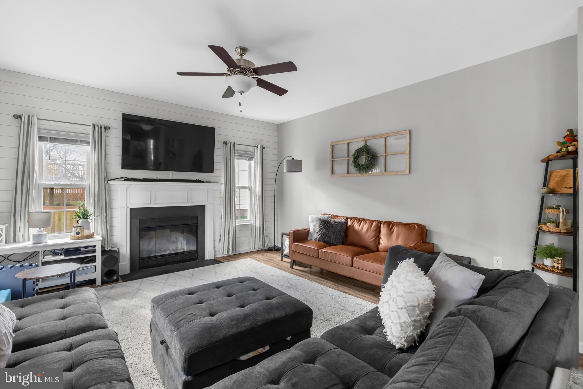 LAUREL RIDGE - Residential