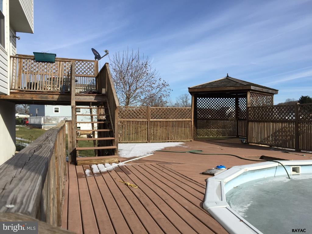 STEWARTSTOWN STATION - Residential