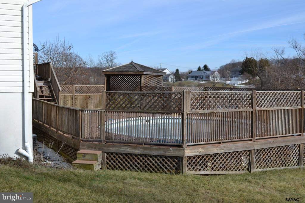 STEWARTSTOWN STATION - Residential