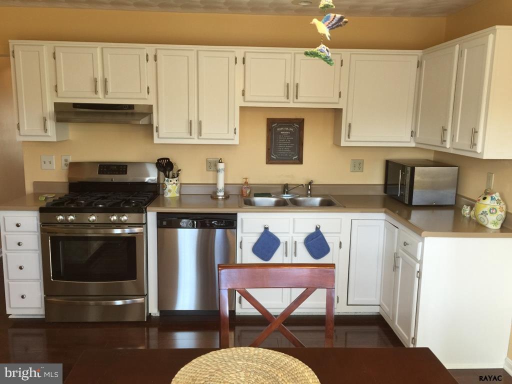STEWARTSTOWN STATION - Residential