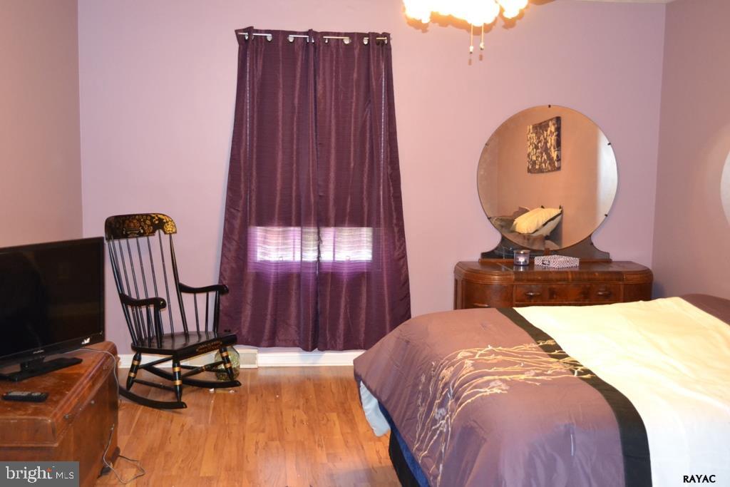 STEWARTSTOWN STATION - Residential