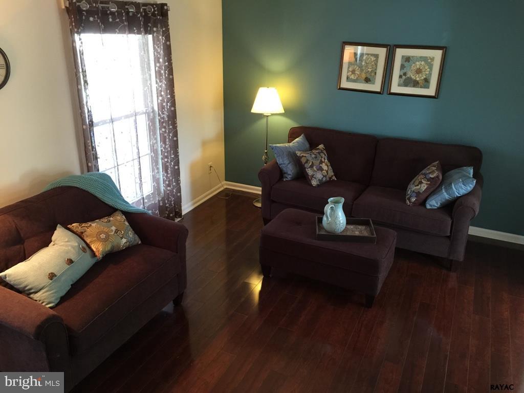 STEWARTSTOWN STATION - Residential