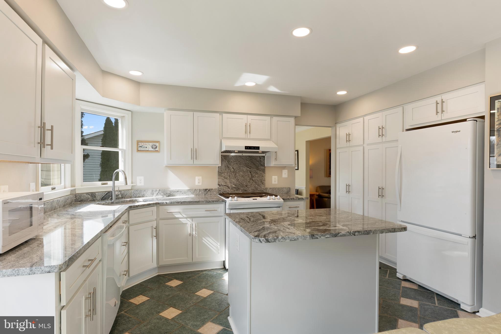 POOLE MEADOWS - Residential