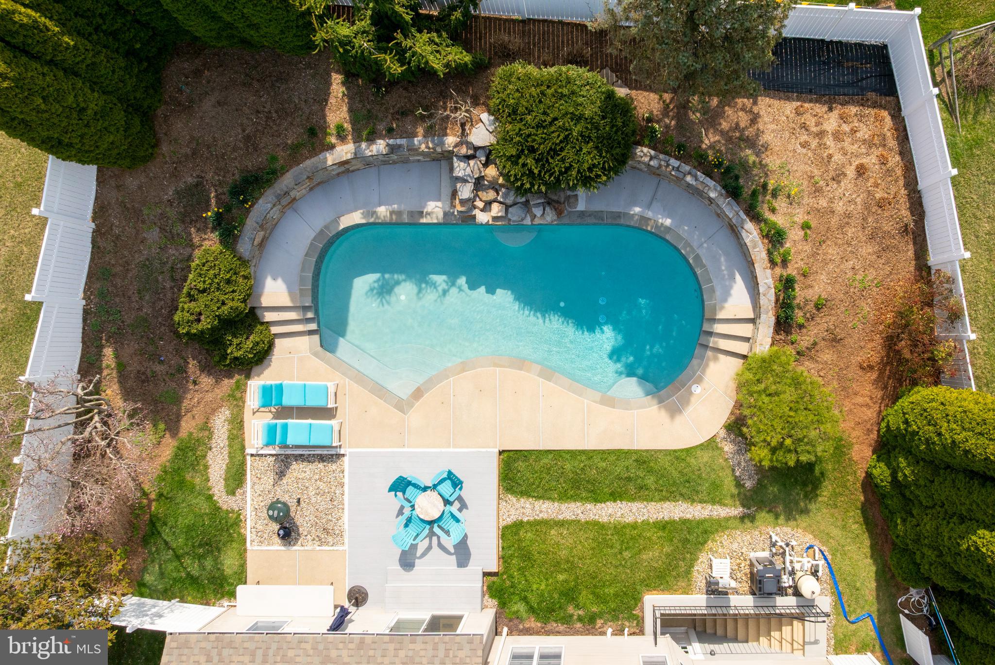 POOLE MEADOWS - Residential