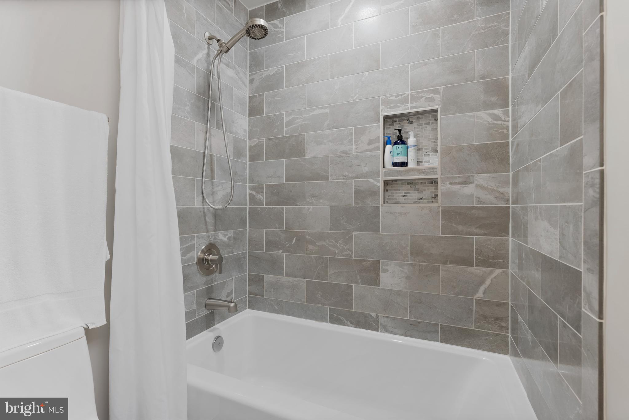 POOLE MEADOWS - Residential