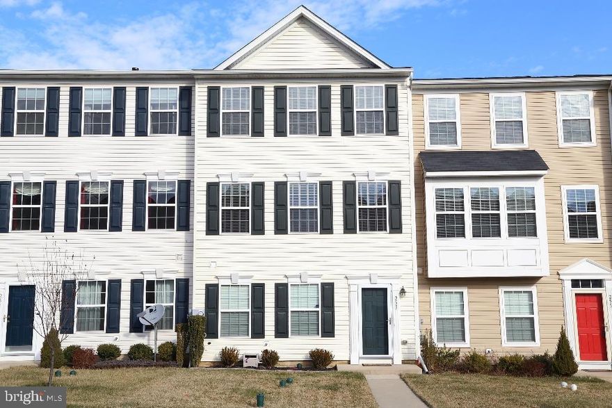 Here's Glamour, neat as a pin, modern and up-to date, spacious open floor plan, lots of storage and closet space, large garage with a workshop area, really first class, better hurry!