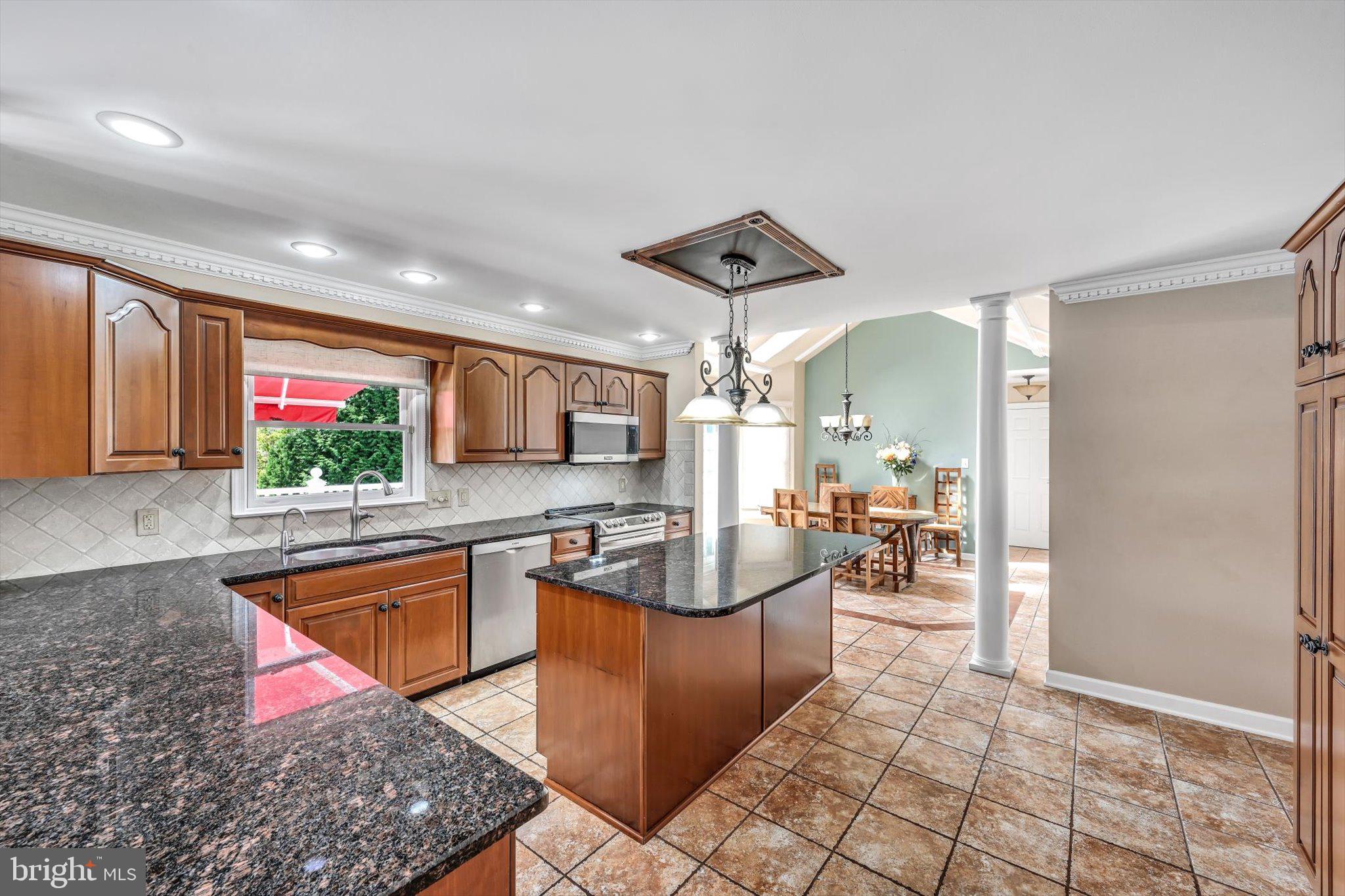 BLUE CHURCH FARMS - Residential