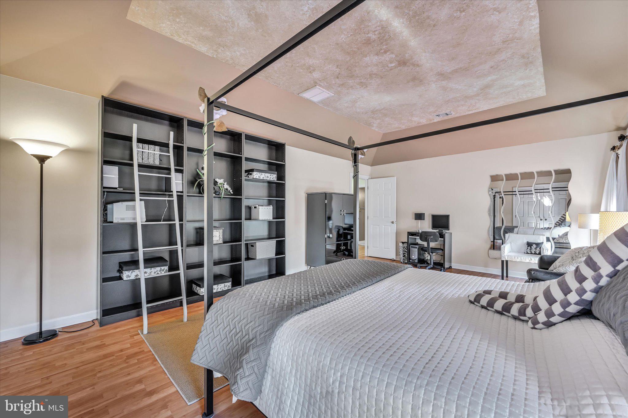 BLUE CHURCH FARMS - Residential