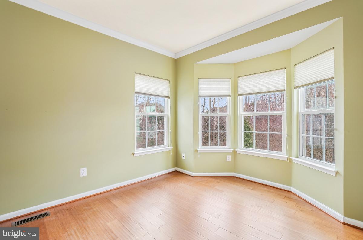 MAY'S QUARTER - Residential