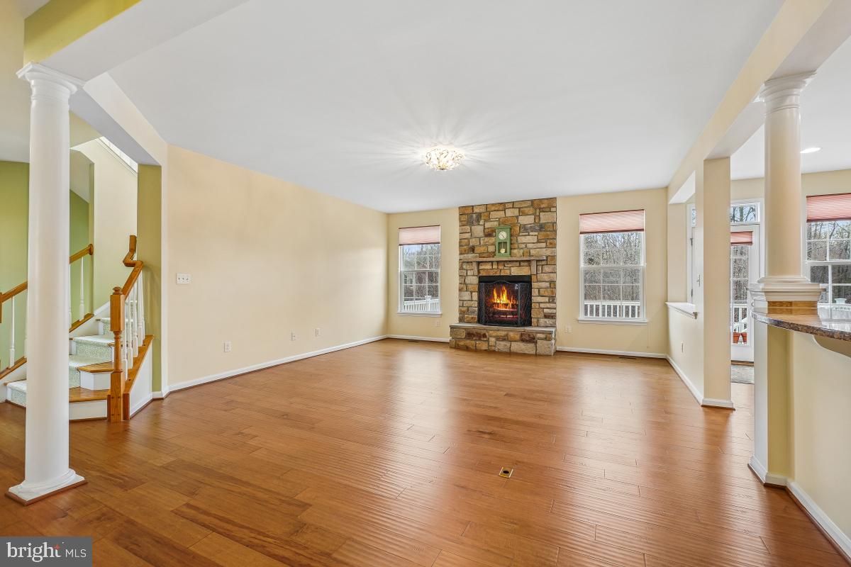 MAY'S QUARTER - Residential