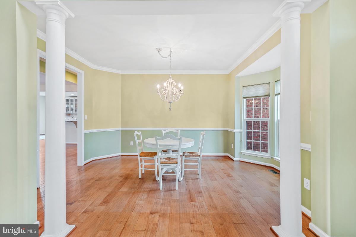 MAY'S QUARTER - Residential