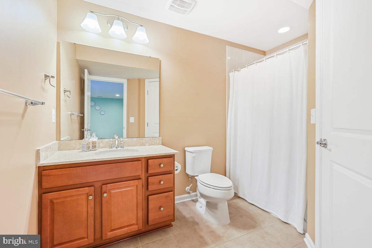 MAY'S QUARTER - Residential