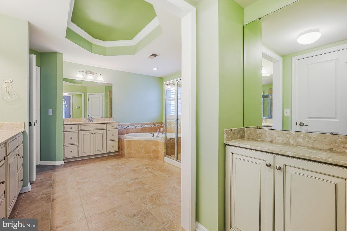 MAY'S QUARTER - Residential