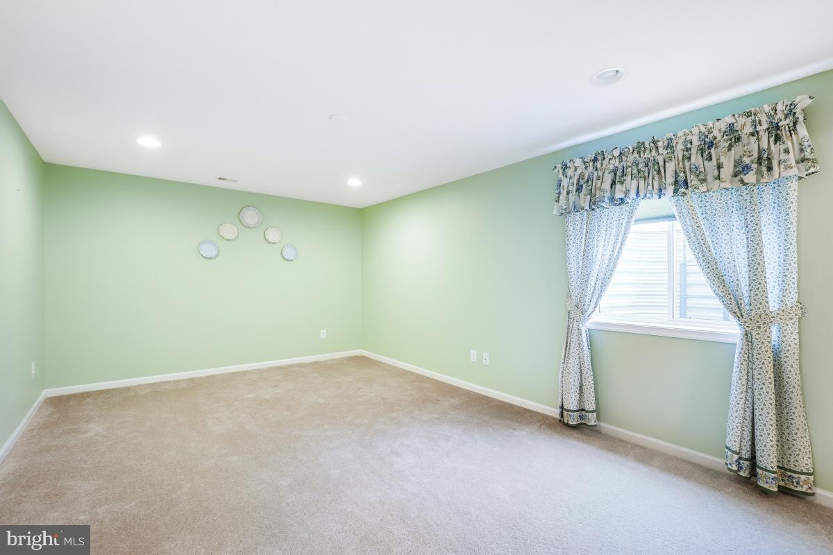 MAY'S QUARTER - Residential