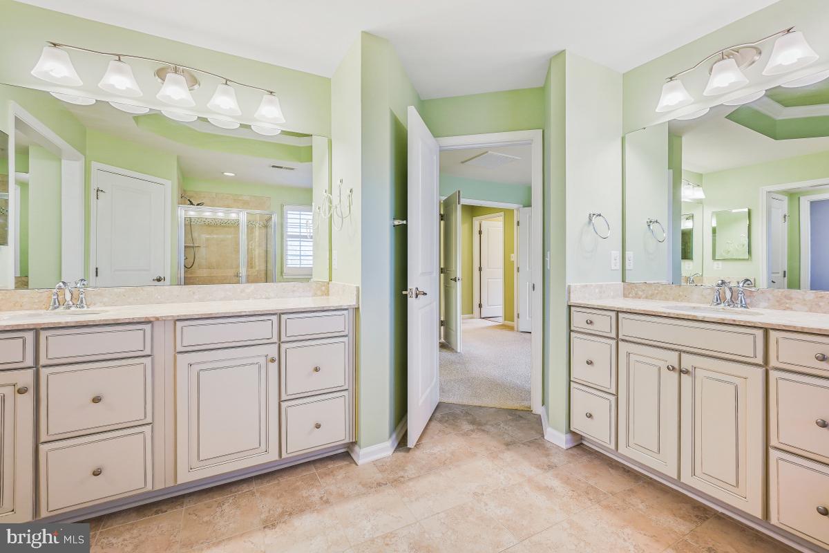 MAY'S QUARTER - Residential