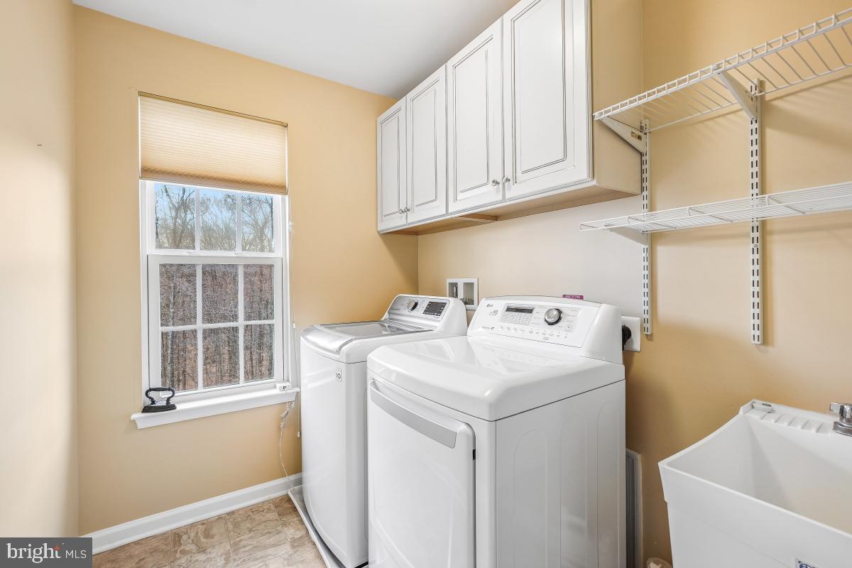 MAY'S QUARTER - Residential