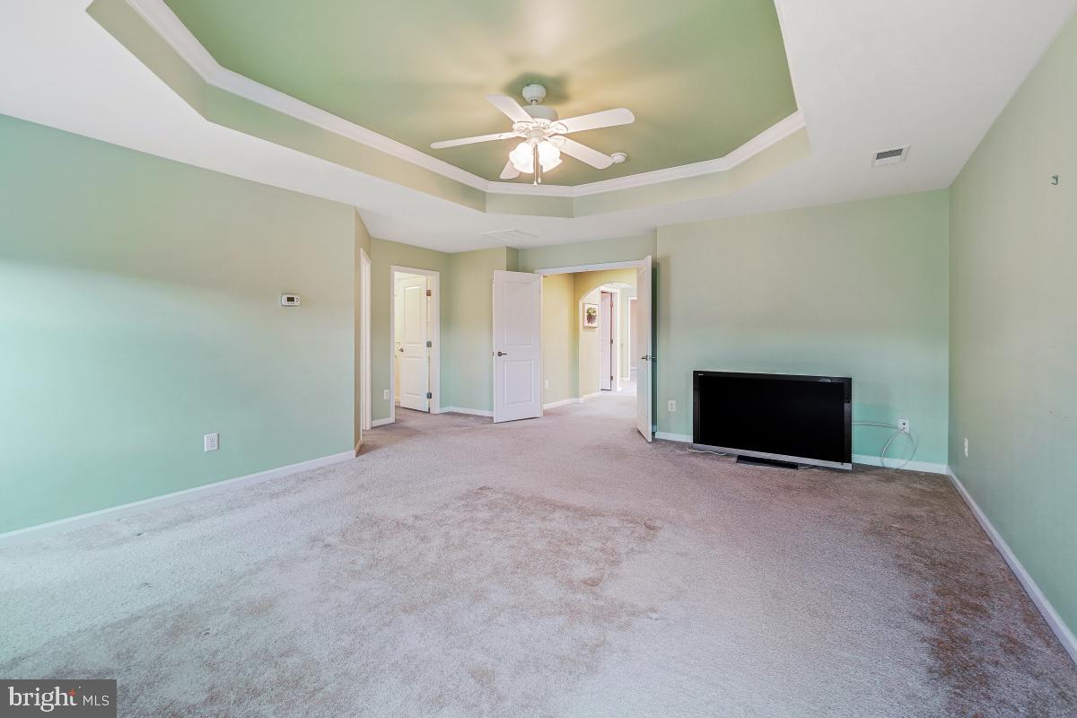 MAY'S QUARTER - Residential