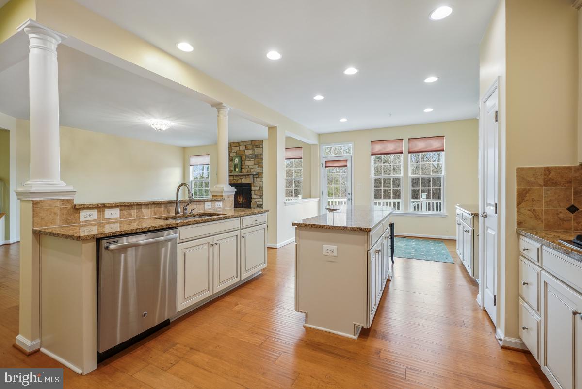 MAY'S QUARTER - Residential