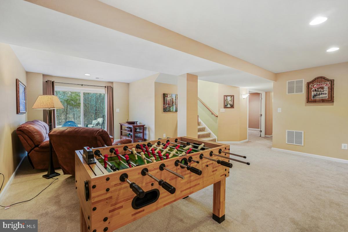 MAY'S QUARTER - Residential