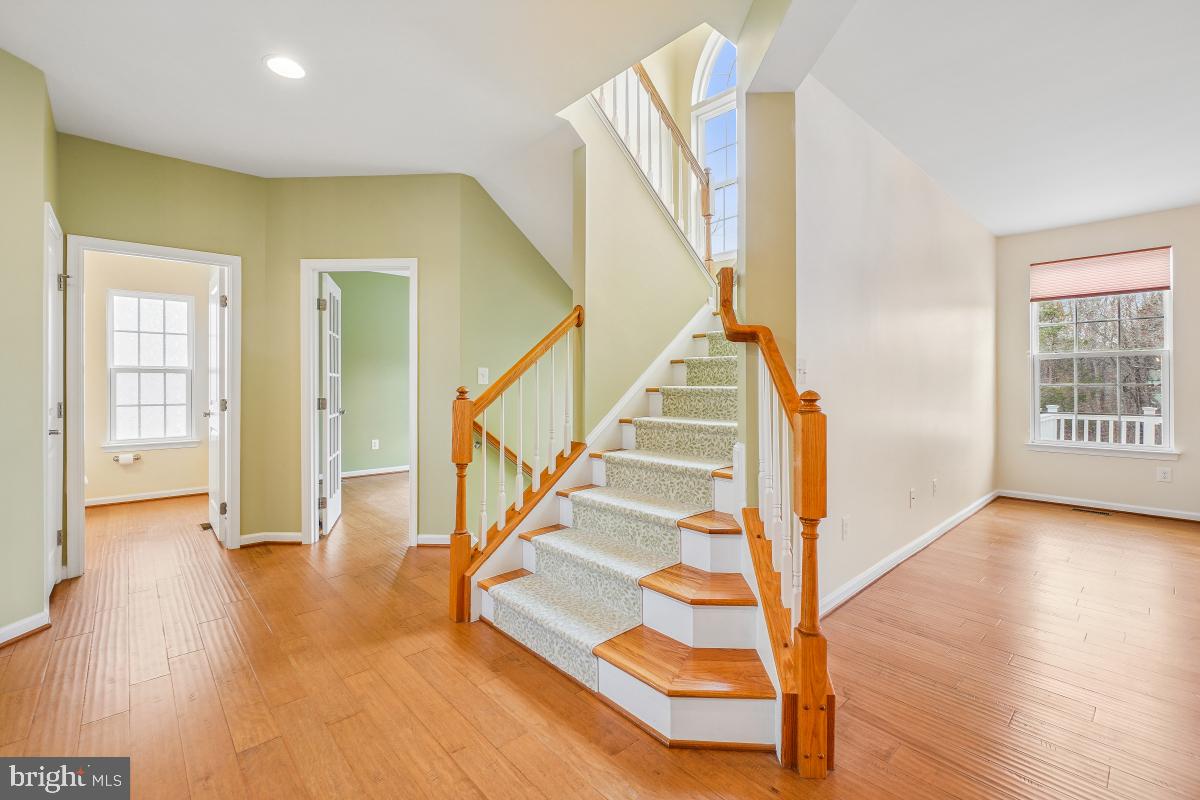 MAY'S QUARTER - Residential