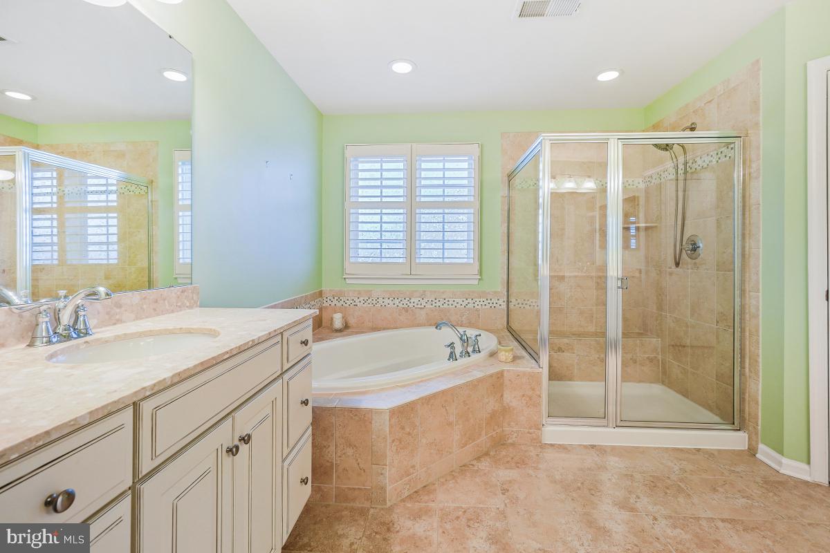 MAY'S QUARTER - Residential