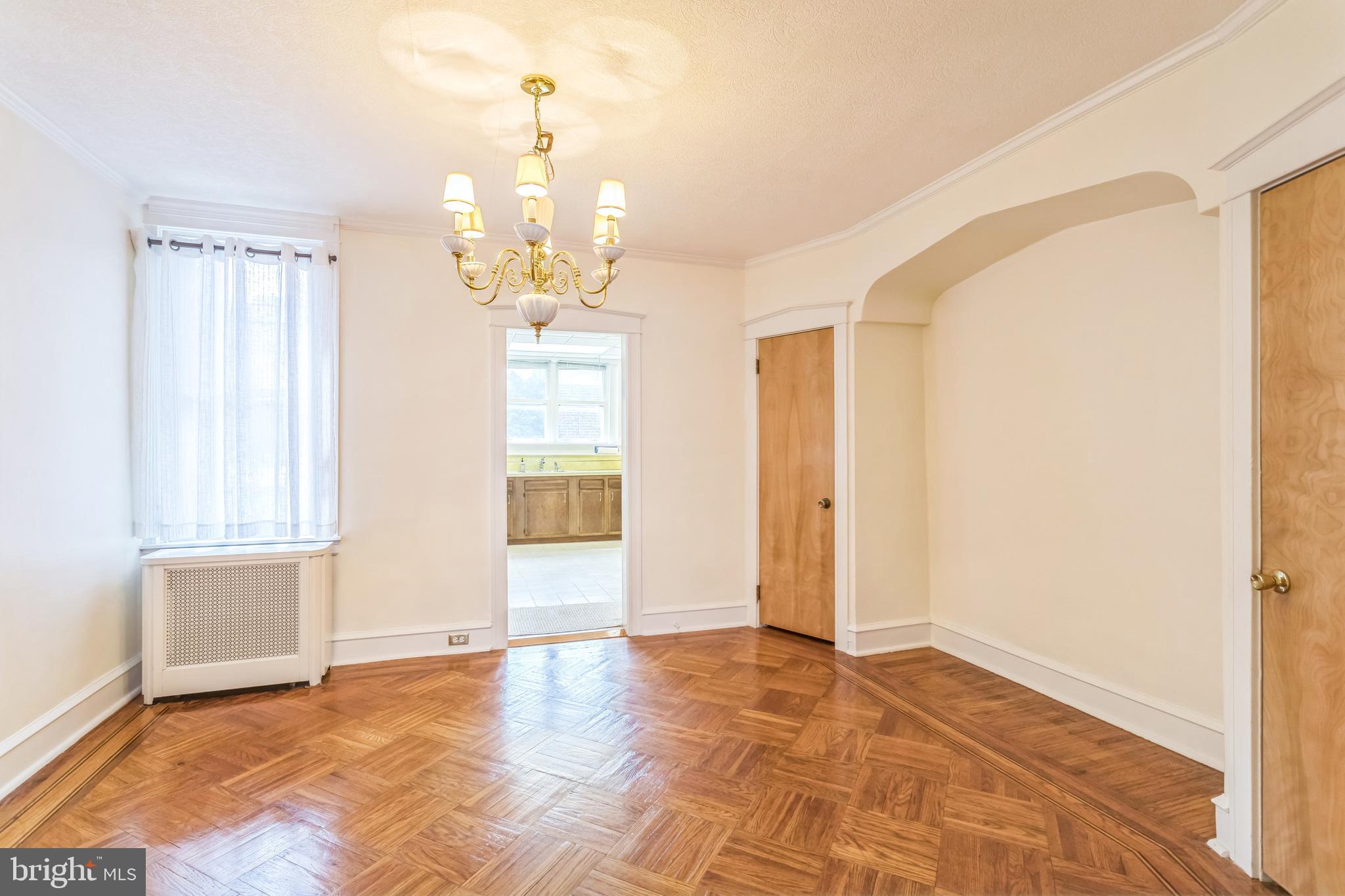 ROXBOROUGH - Residential