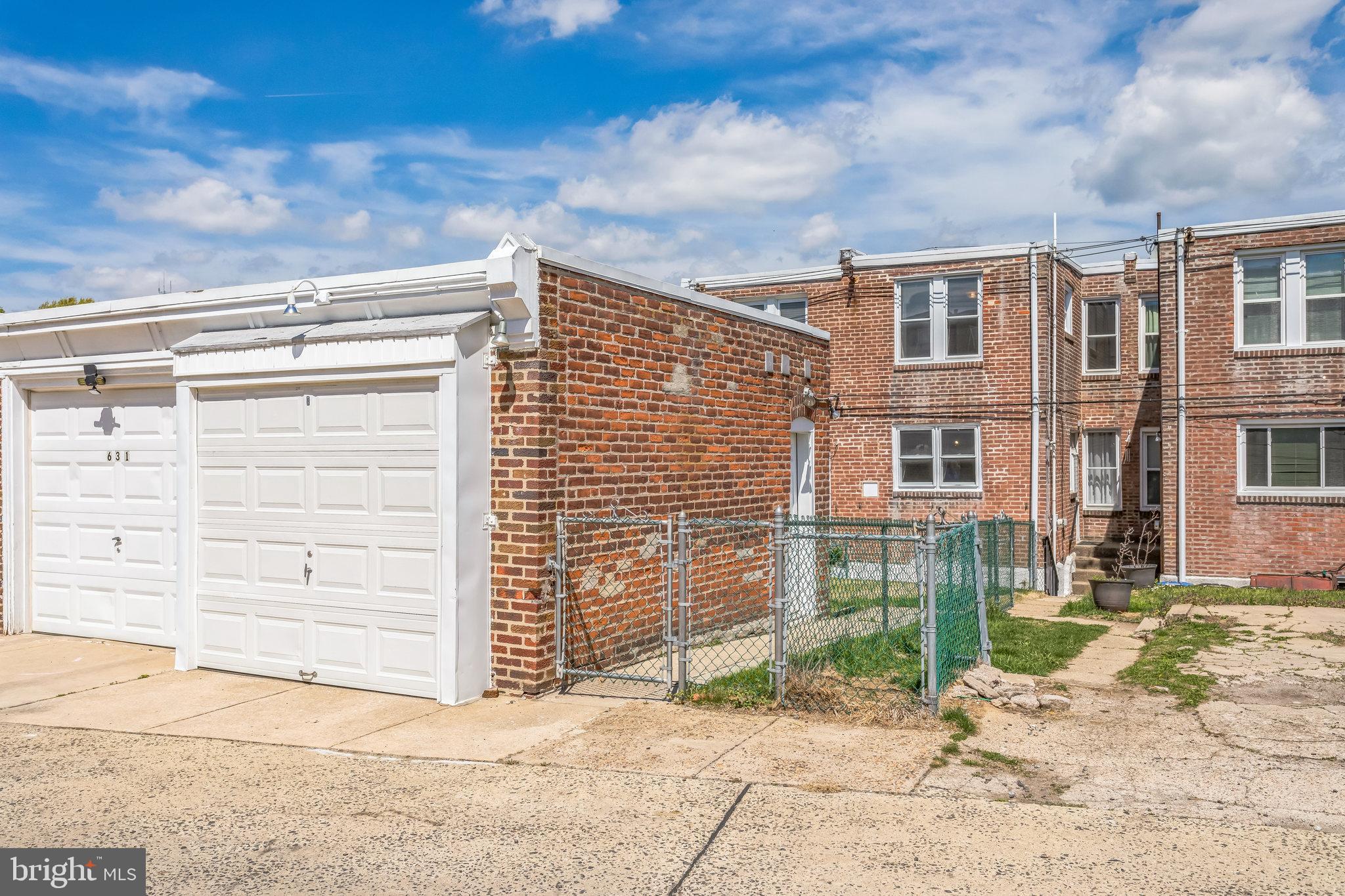 ROXBOROUGH - Residential