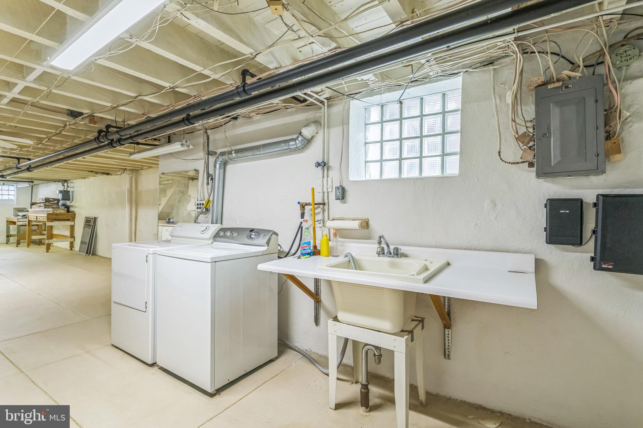 ROXBOROUGH - Residential