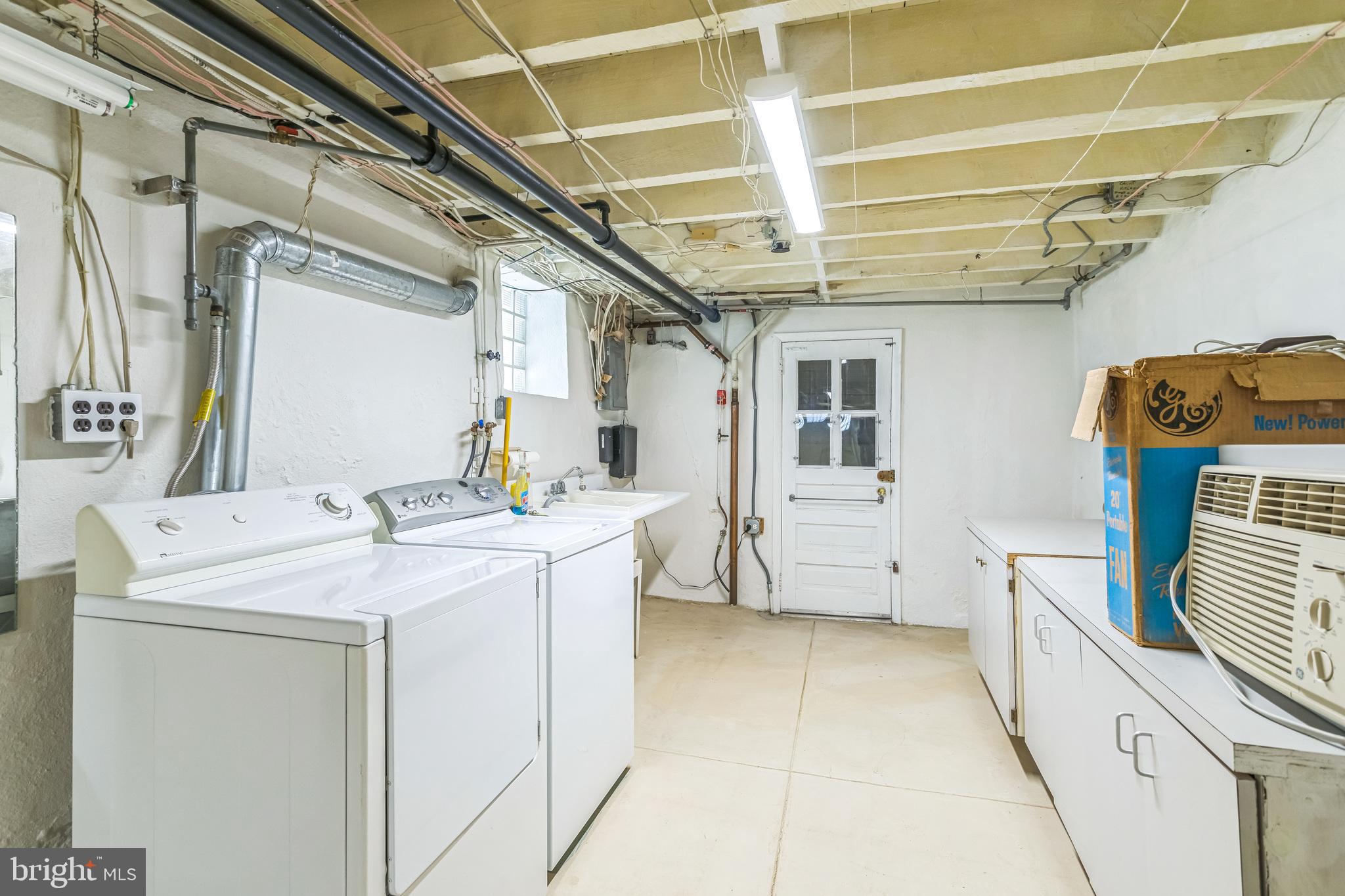 ROXBOROUGH - Residential