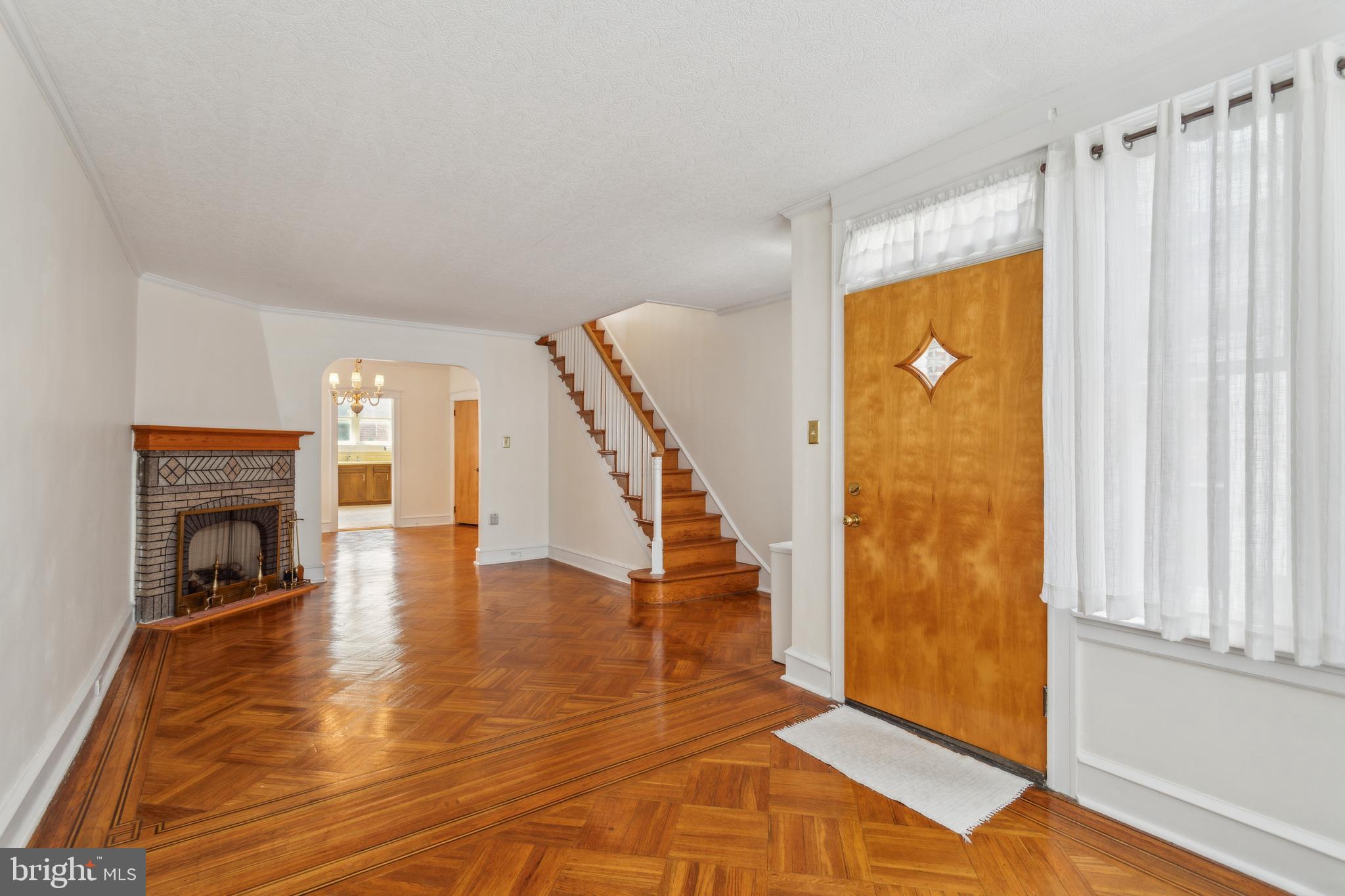 ROXBOROUGH - Residential