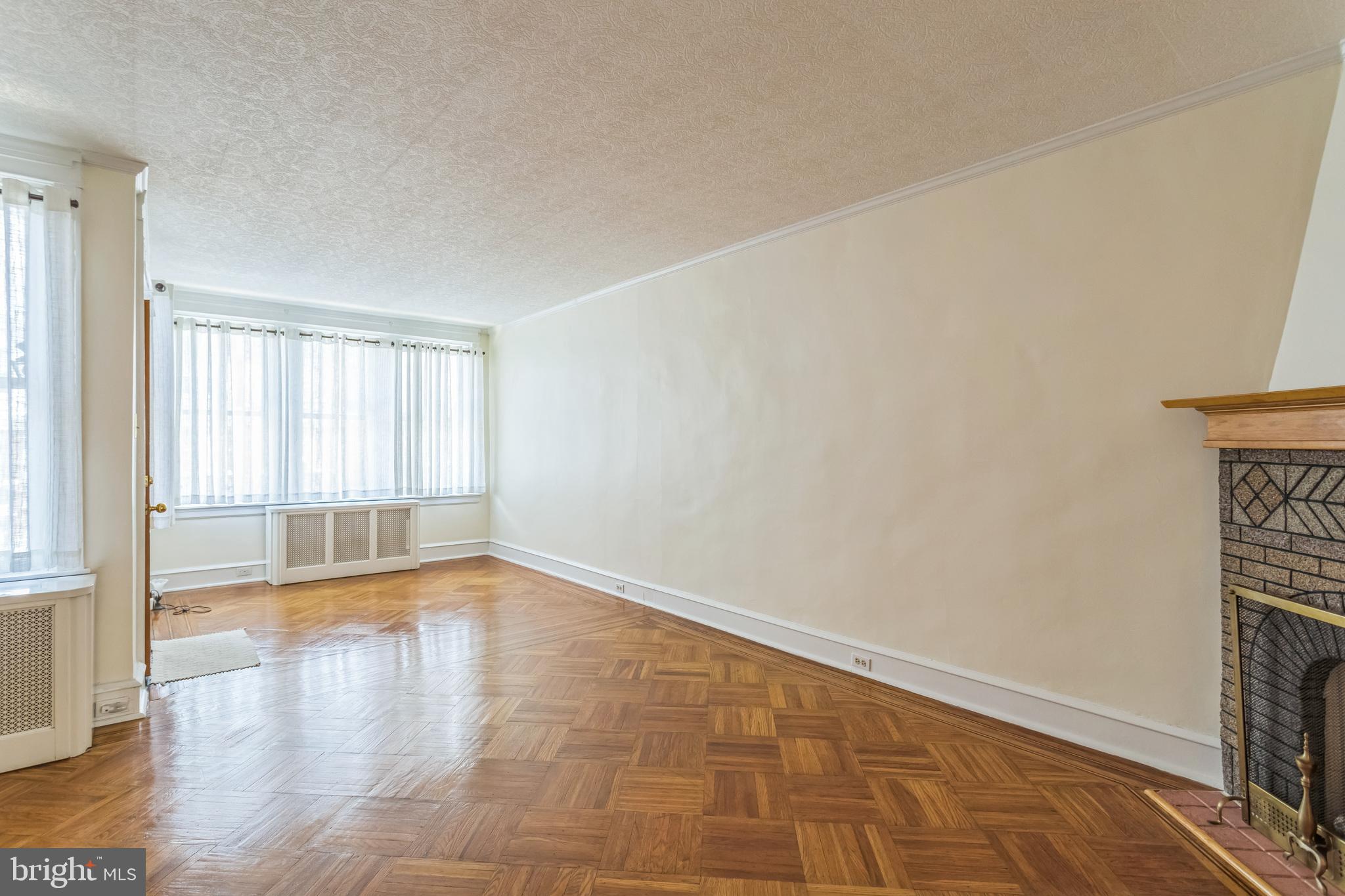 ROXBOROUGH - Residential