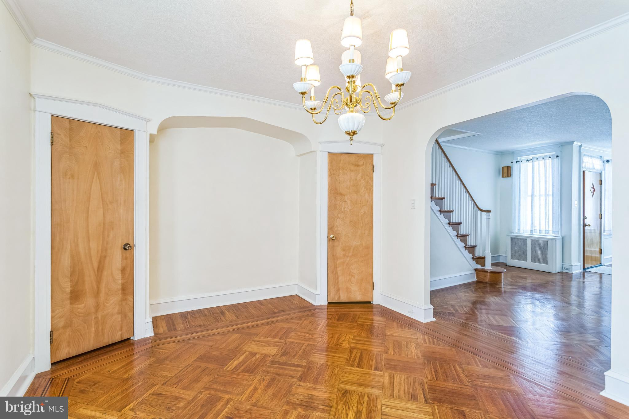 ROXBOROUGH - Residential