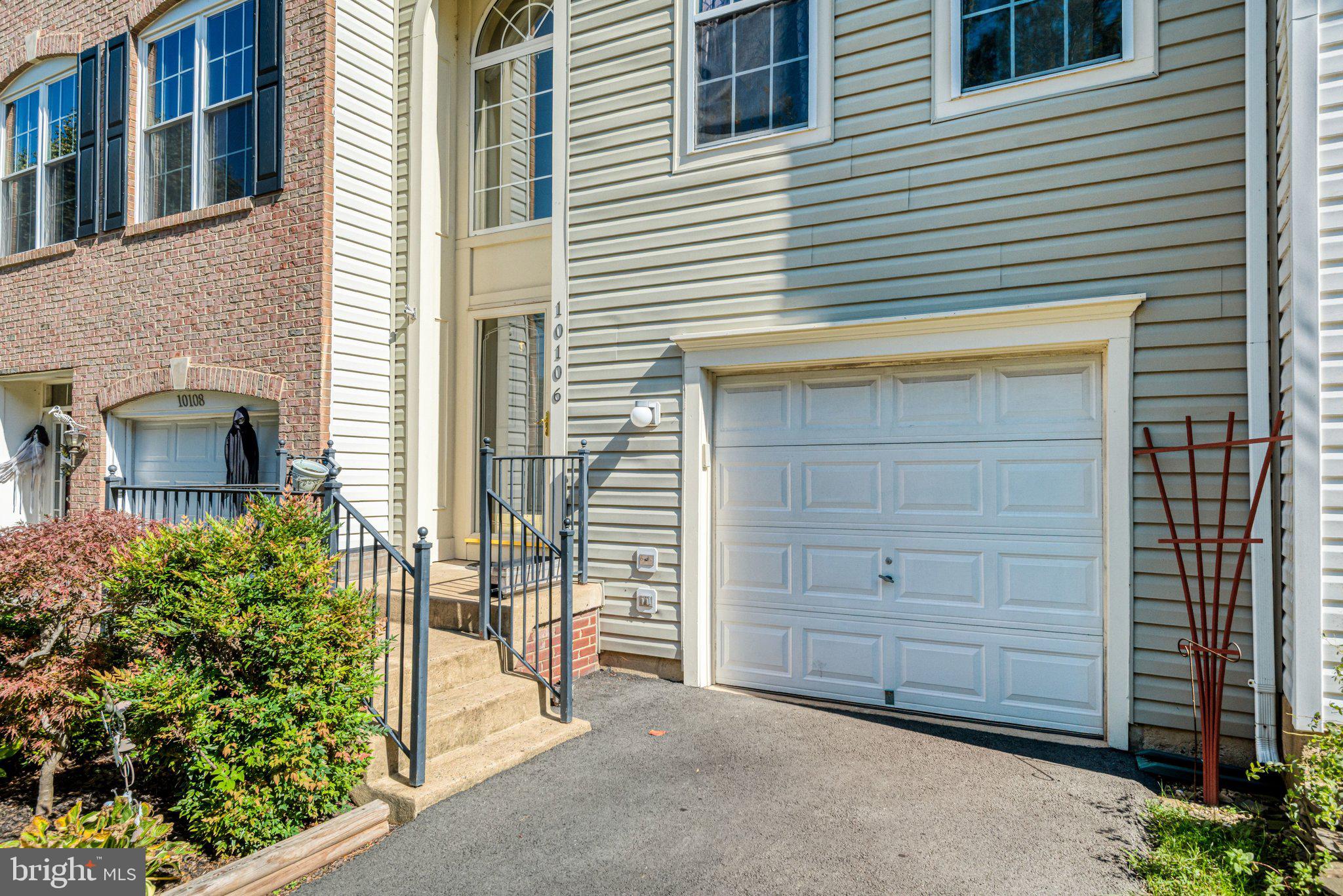 10106 PALE ROSE LOOP