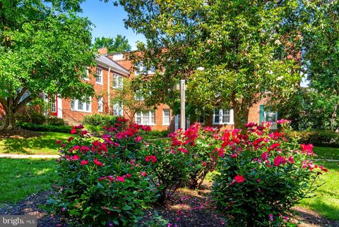 Photo of 1811 Key Boulevard #532, ARLINGTON, VA 22201 (MLS # VAAR2073816)