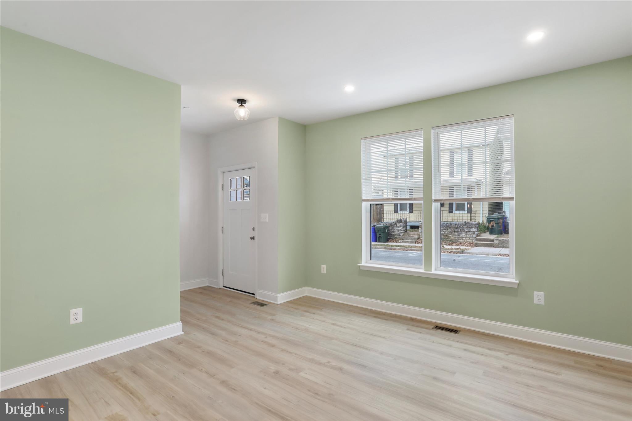 HAGERSTOWN - Residential