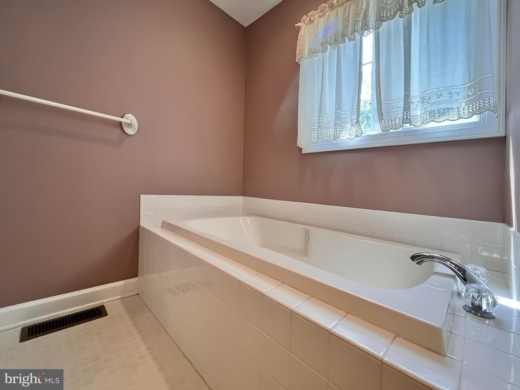 ALGONQUIN - Residential