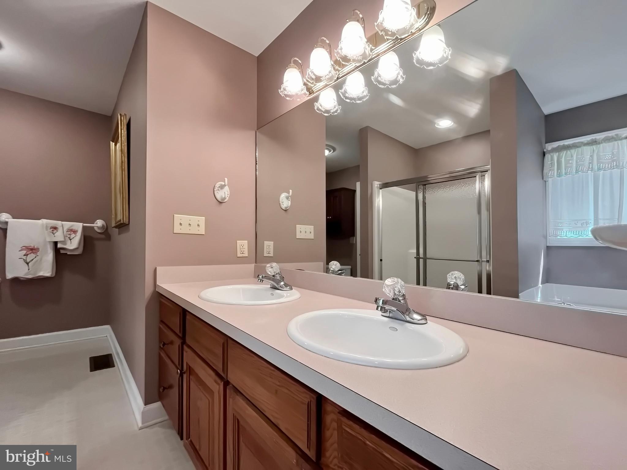 ALGONQUIN - Residential