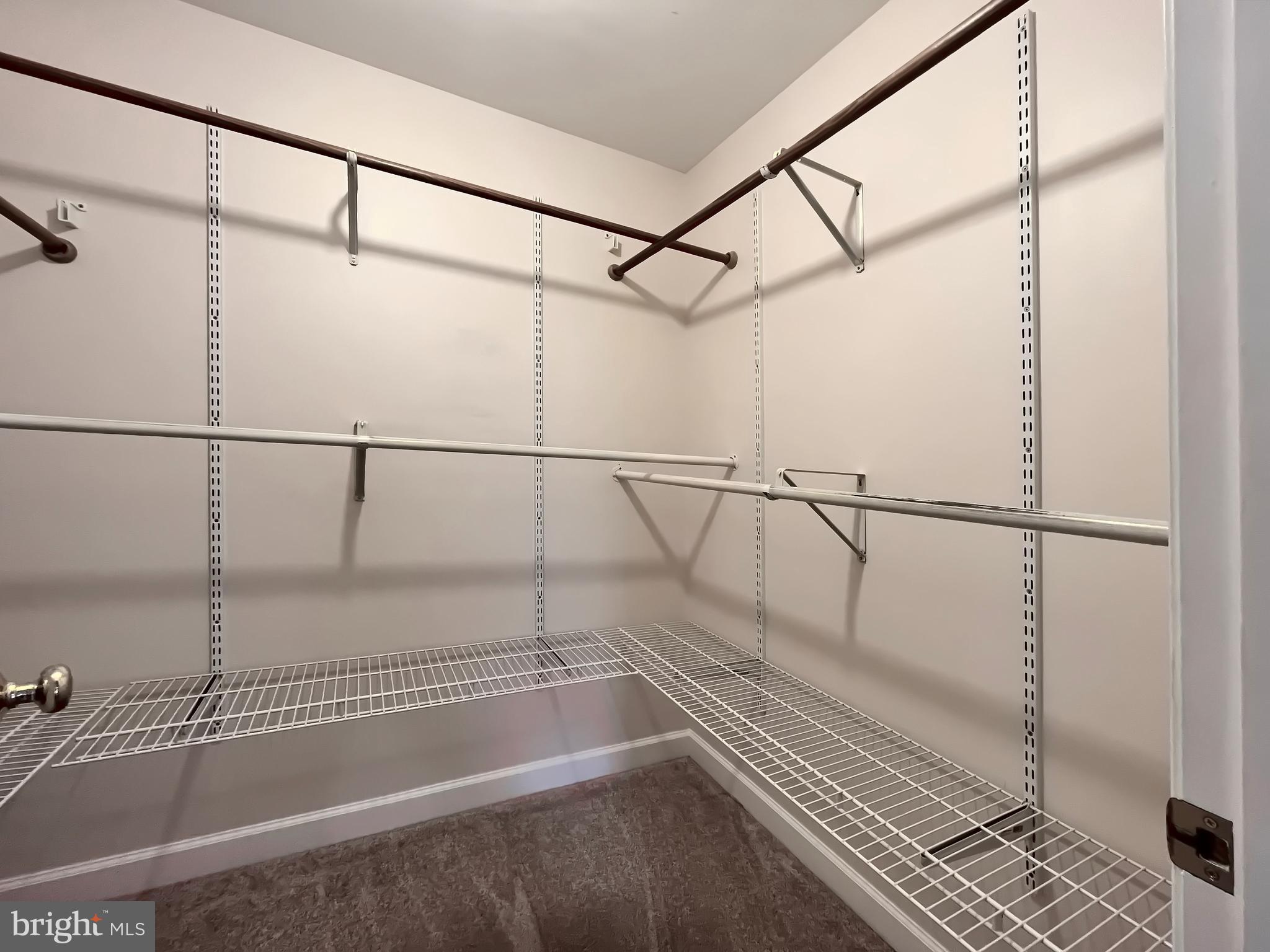 ALGONQUIN - Residential